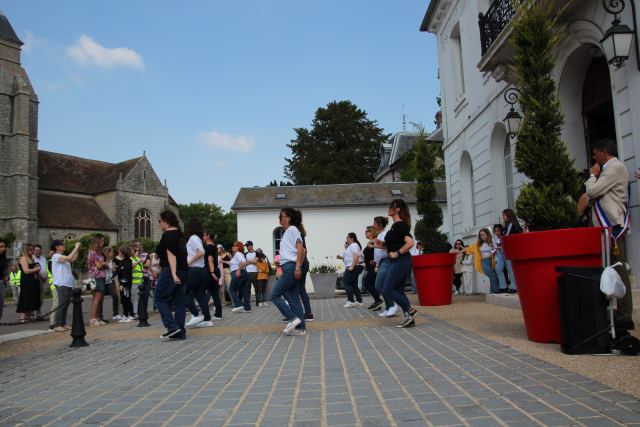 Prestation à la fête de La Rosière à Faremoutiers le 08 mai 2022, photo 46