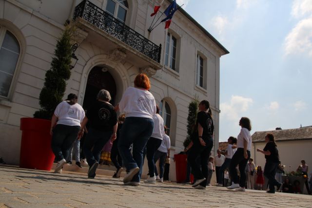 Prestation à la fête de La Rosière à Faremoutiers le 08 mai 2022, photo 49