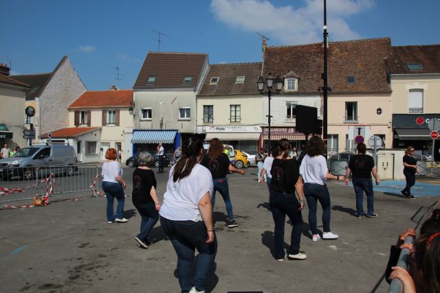 Prestation à la fête de La Rosière à Faremoutiers le 08 mai 2022, photo 59
