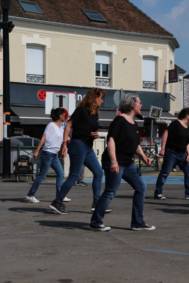 Prestation à la fête de La Rosière à Faremoutiers le 08 mai 2022, photo 67