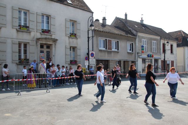Prestation à la fête de La Rosière à Faremoutiers le 08 mai 2022, photo 70