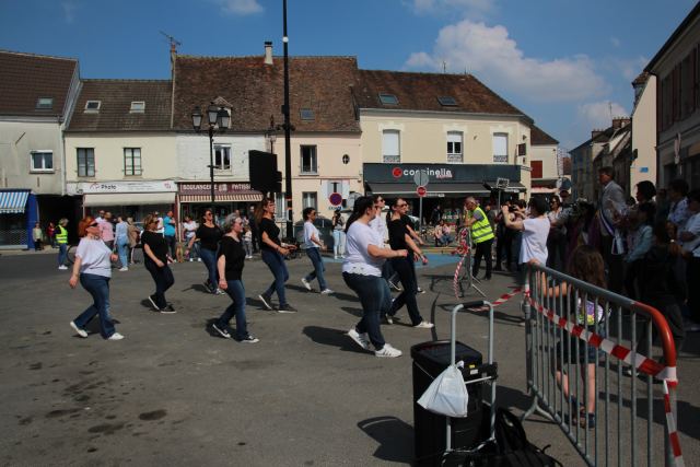 Prestation à la fête de La Rosière à Faremoutiers le 08 mai 2022, photo 76