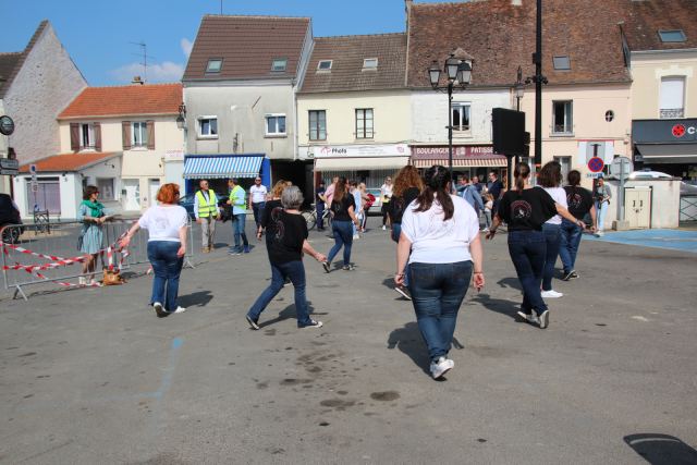 Prestation à la fête de La Rosière à Faremoutiers le 08 mai 2022, photo 78