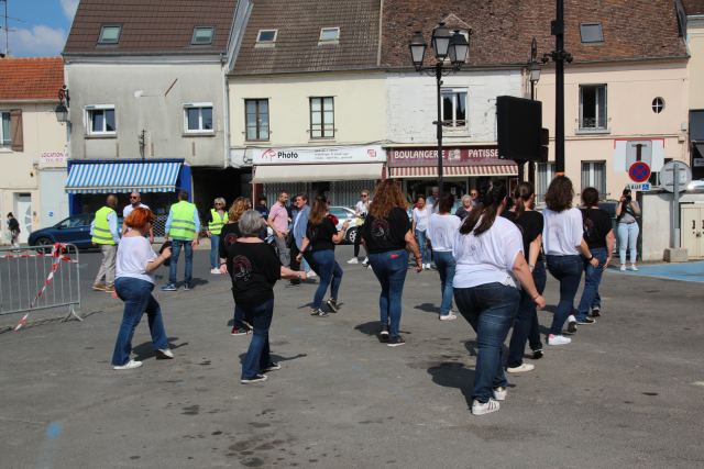 Prestation à la fête de La Rosière à Faremoutiers le 08 mai 2022, photo 79