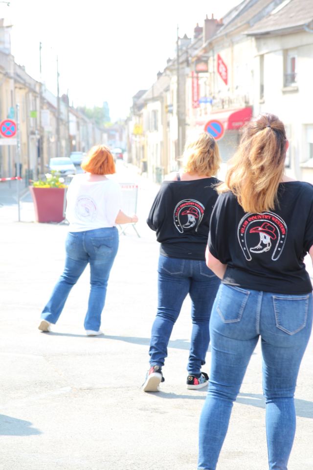 Prestation à la fête de La Rosière à Faremoutiers le 08 mai 2022, photo 96