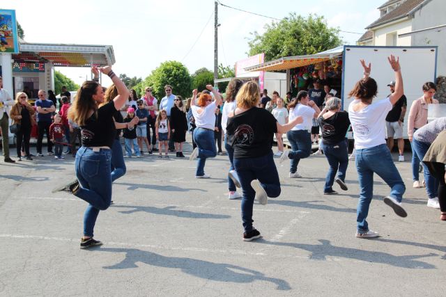 Prestation à la fête de La Rosière à Faremoutiers le 08 mai 2022, photo 113