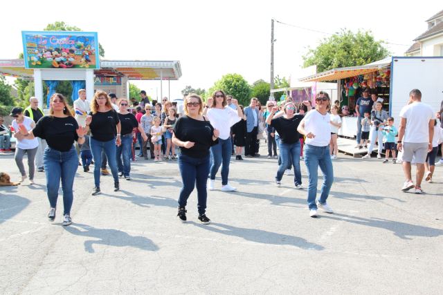 Prestation à la fête de La Rosière à Faremoutiers le 08 mai 2022, photo 115