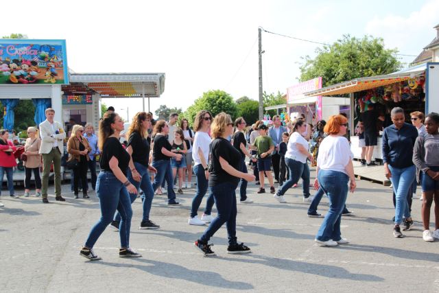 Prestation à la fête de La Rosière à Faremoutiers le 08 mai 2022, photo 142
