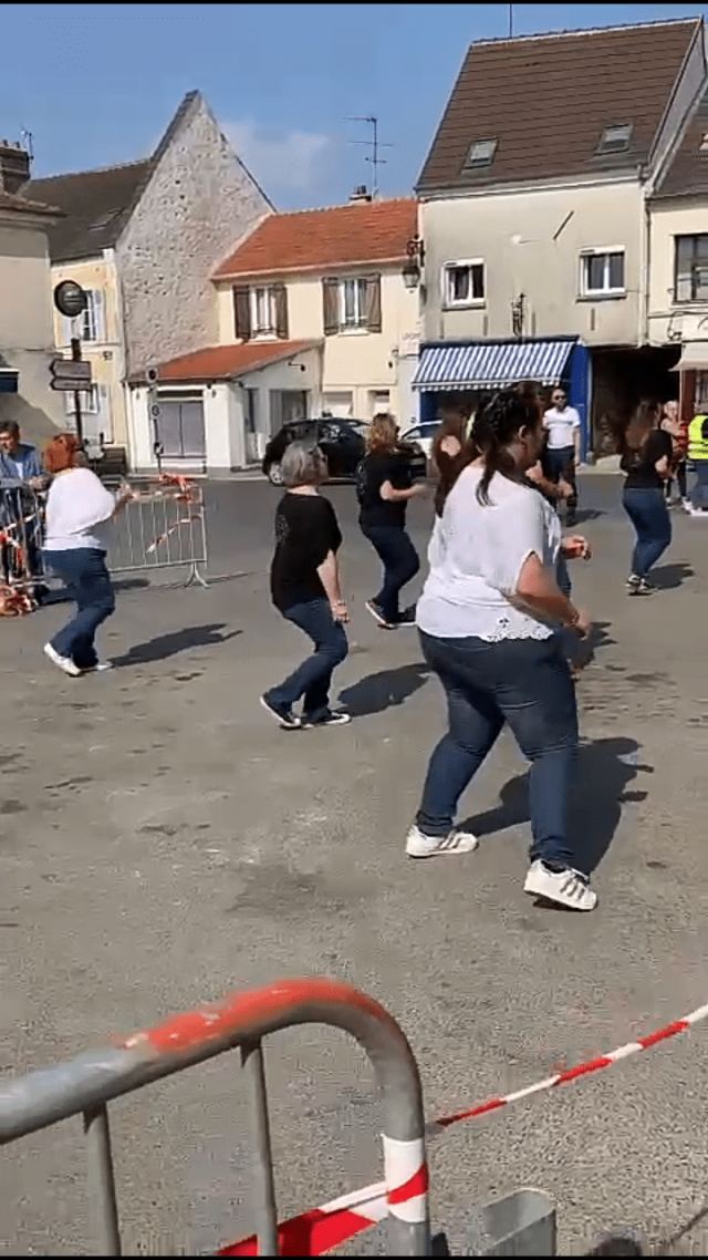 Prestation à la fête de La Rosière à Faremoutiers le 08 mai 2022, photo 178