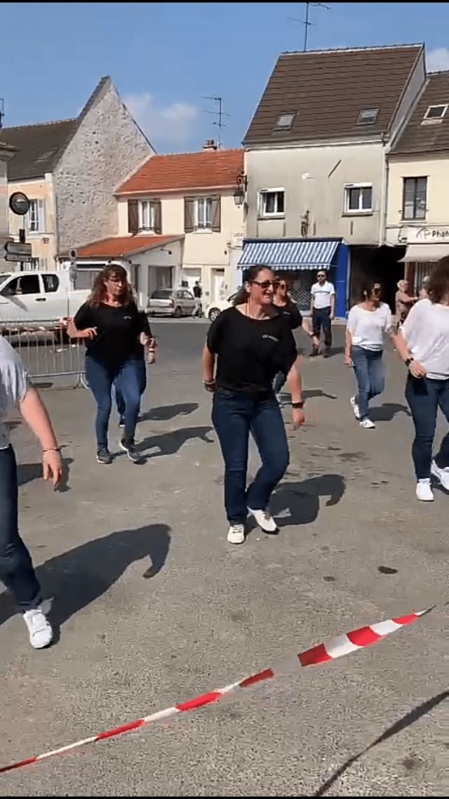 Prestation à la fête de La Rosière à Faremoutiers le 08 mai 2022, photo 179