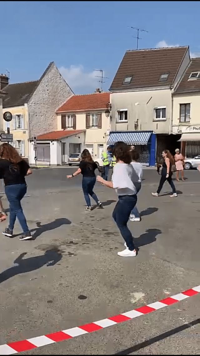 Prestation à la fête de La Rosière à Faremoutiers le 08 mai 2022, photo 180