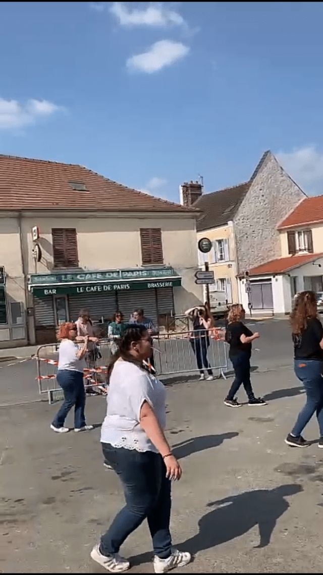 Prestation à la fête de La Rosière à Faremoutiers le 08 mai 2022, photo 181