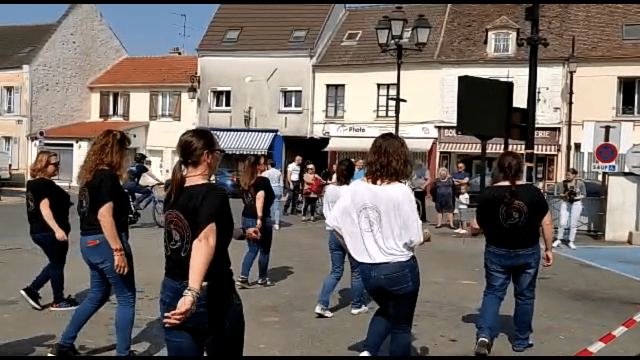 Prestation à la fête de La Rosière à Faremoutiers le 08 mai 2022, photo 184