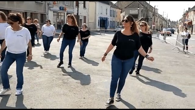Prestation à la fête de La Rosière à Faremoutiers le 08 mai 2022, photo 192