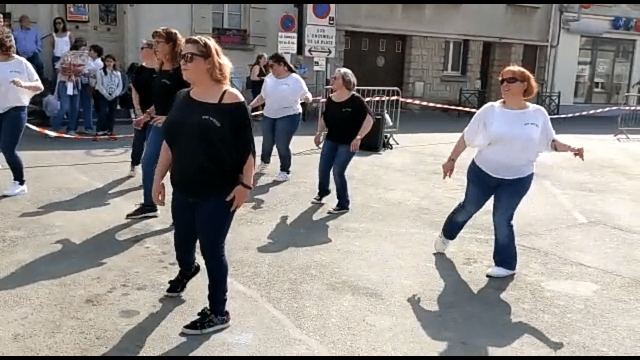 Prestation à la fête de La Rosière à Faremoutiers le 08 mai 2022, photo 194