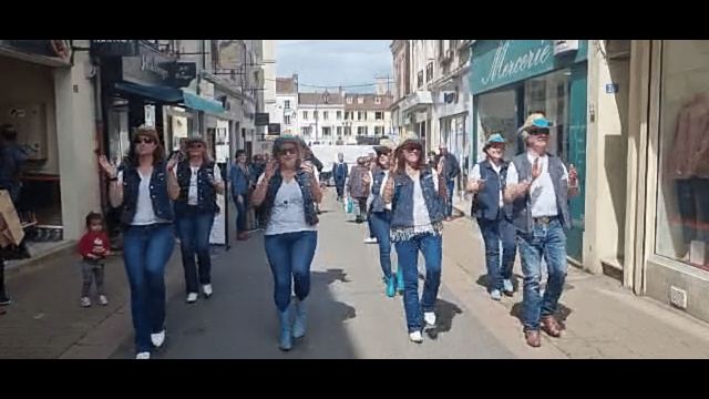 Prestation dans les rues de Coulommiers le 07 mai 2022, photo 3