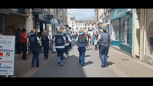 Prestation dans les rues de Coulommiers le 07 mai 2022, photo 7