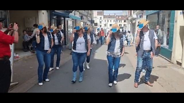 Prestation dans les rues de Coulommiers le 07 mai 2022, photo 15
