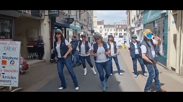 Prestation dans les rues de Coulommiers le 07 mai 2022, photo 19