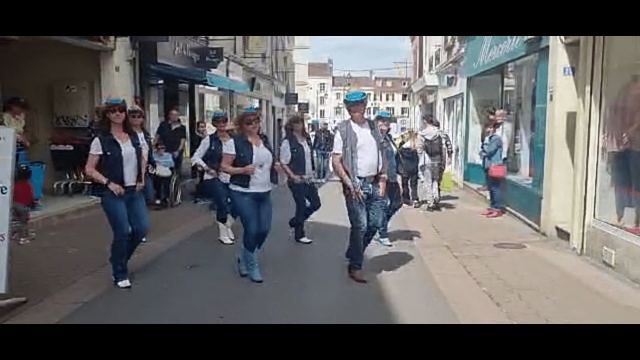 Prestation dans les rues de Coulommiers le 07 mai 2022, photo 21