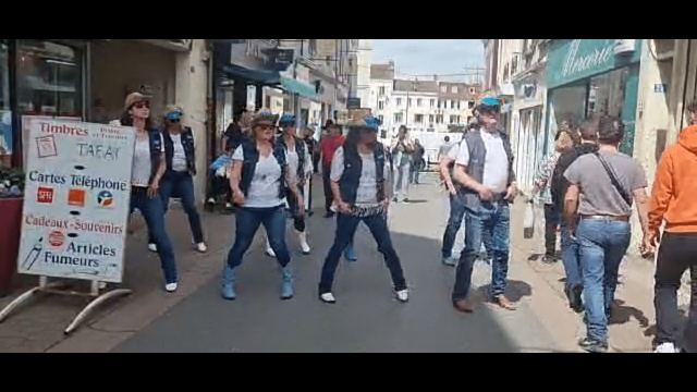 Prestation dans les rues de Coulommiers le 07 mai 2022, photo 22