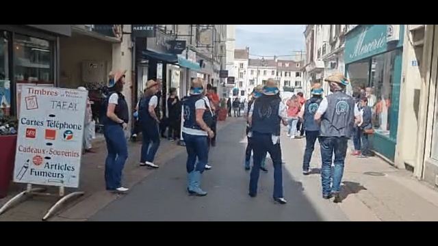 Prestation dans les rues de Coulommiers le 07 mai 2022, photo 23