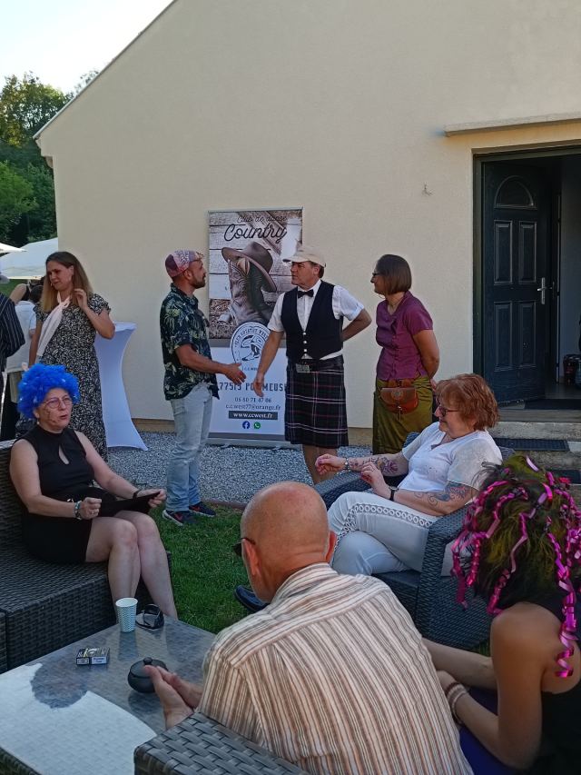 Soirée de fin d'année dans le jardin de Cécilia le 24 juin 2023, photo 16