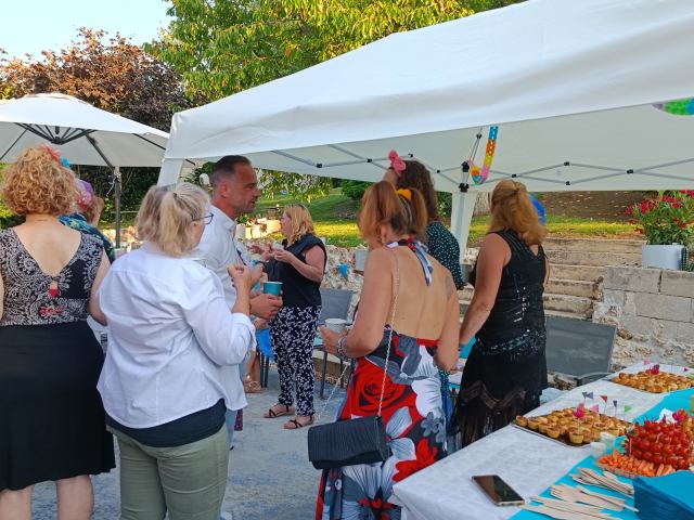 Soirée de fin d'année dans le jardin de Cécilia le 24 juin 2023, photo 32