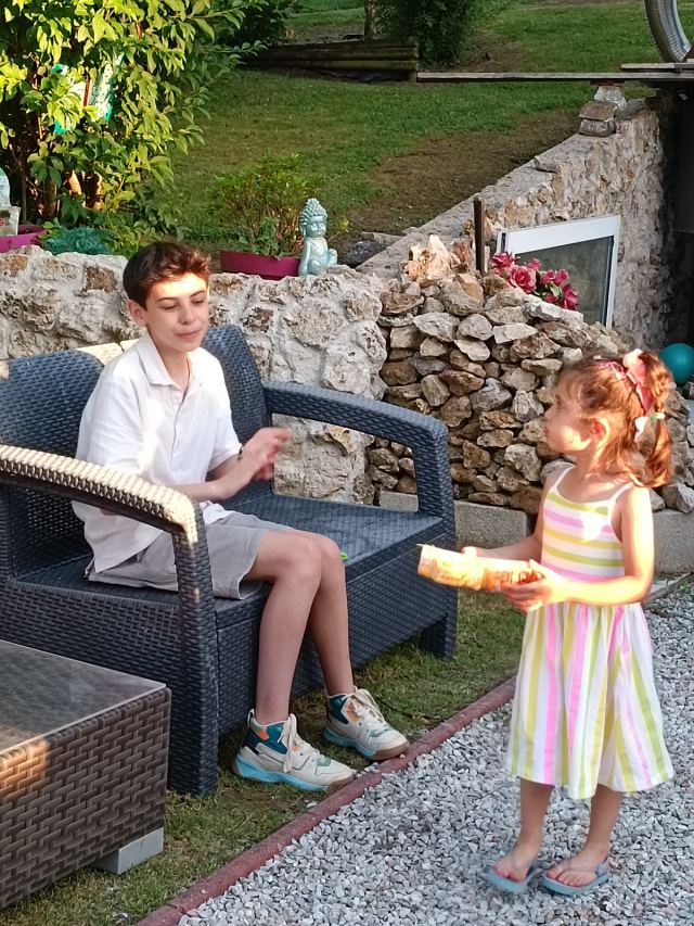 Soirée de fin d'année dans le jardin de Cécilia le 24 juin 2023, photo 35