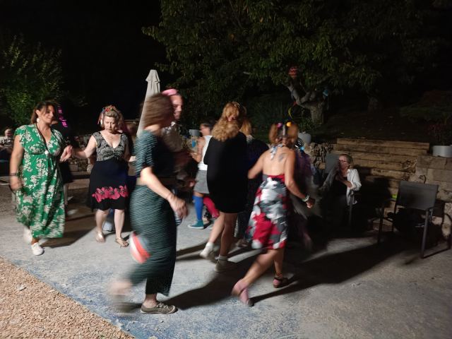 Soirée de fin d'année dans le jardin de Cécilia le 24 juin 2023, photo 54