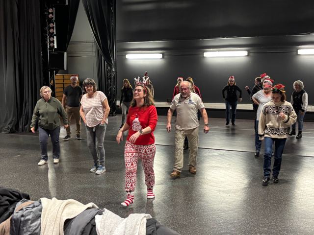Dernier cours de danse de l'année avec accessoires de Noël !, photo 3