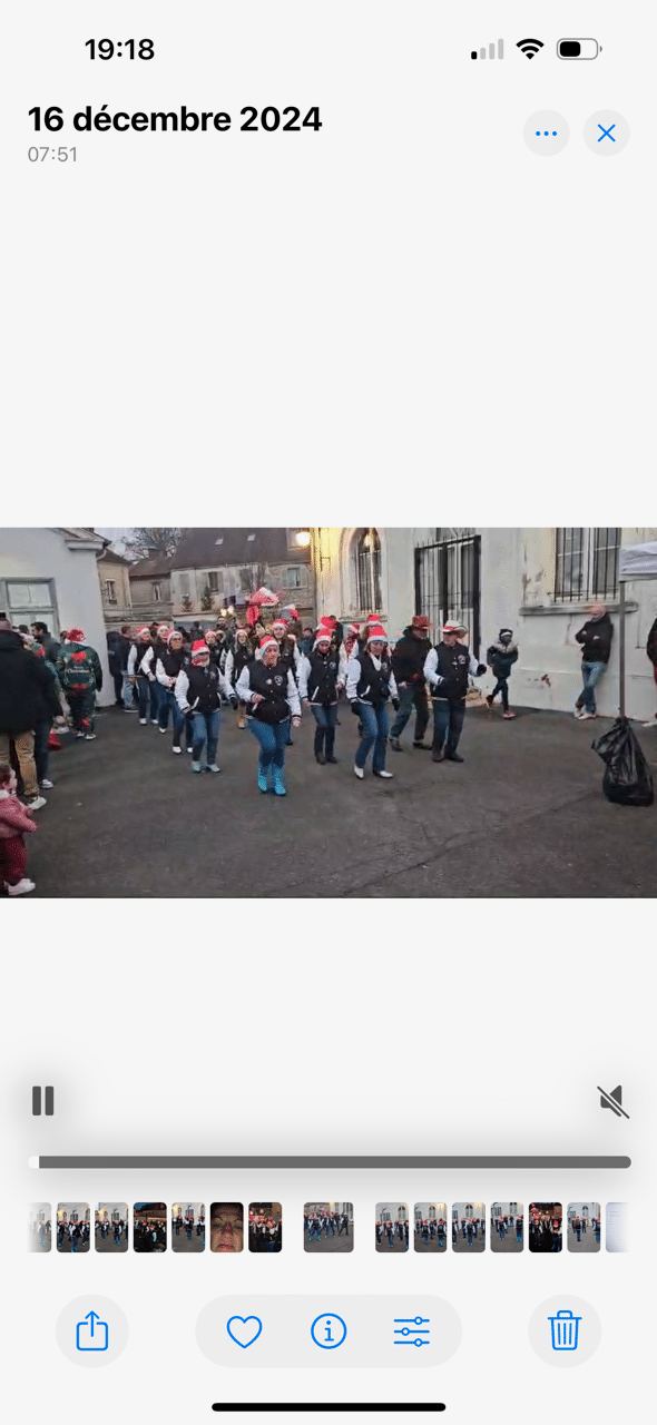 Parade de Noël de Faremoutiers le 15 décembre 2024, photo 10