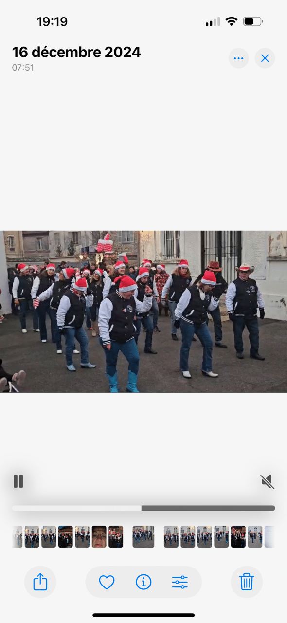 Parade de Noël de Faremoutiers le 15 décembre 2024, photo 13